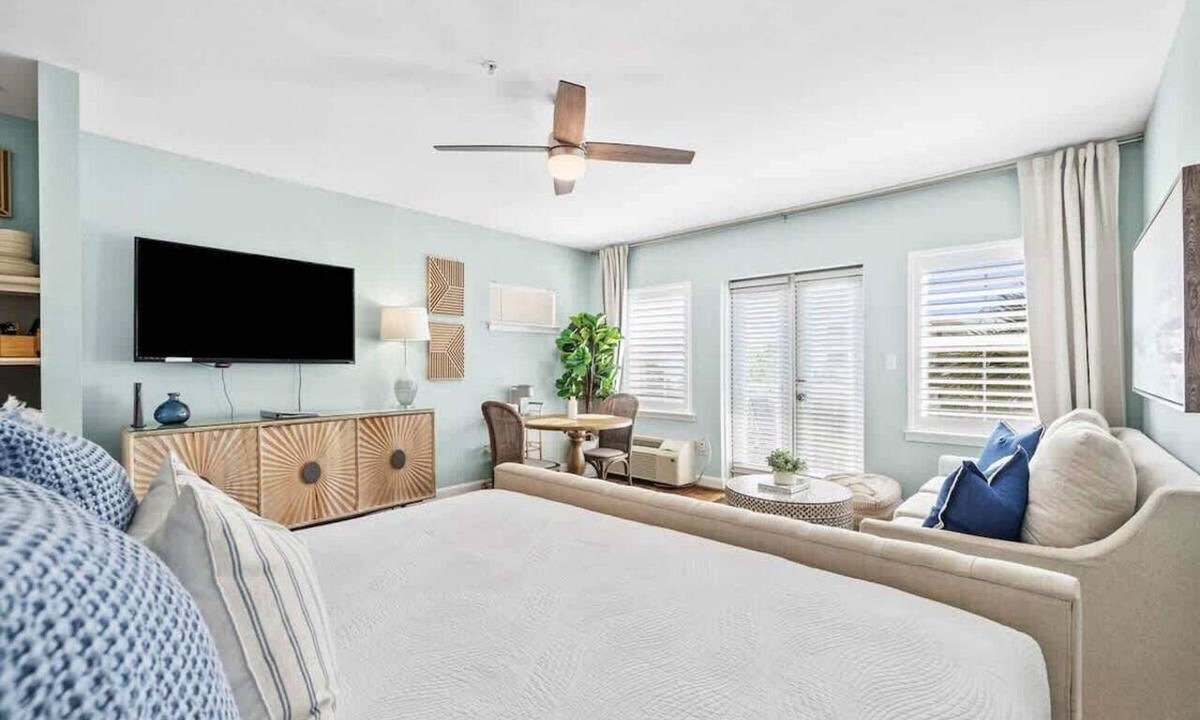 Gulf Place Apartment | AviaVista | Gulf Views | Private Beach Access