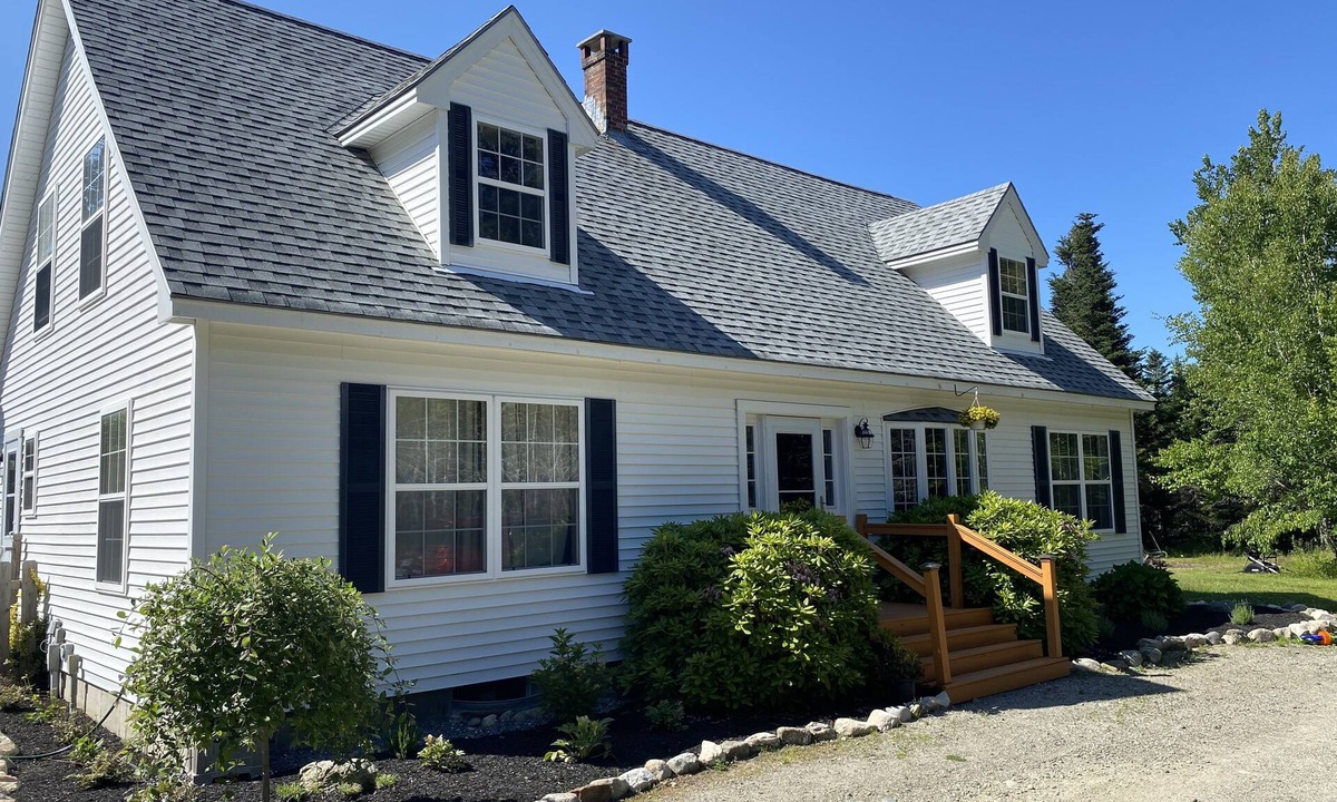 Town Hill House | Bar Harbor 5 bedroom 3 bath with hot tub and large backyard