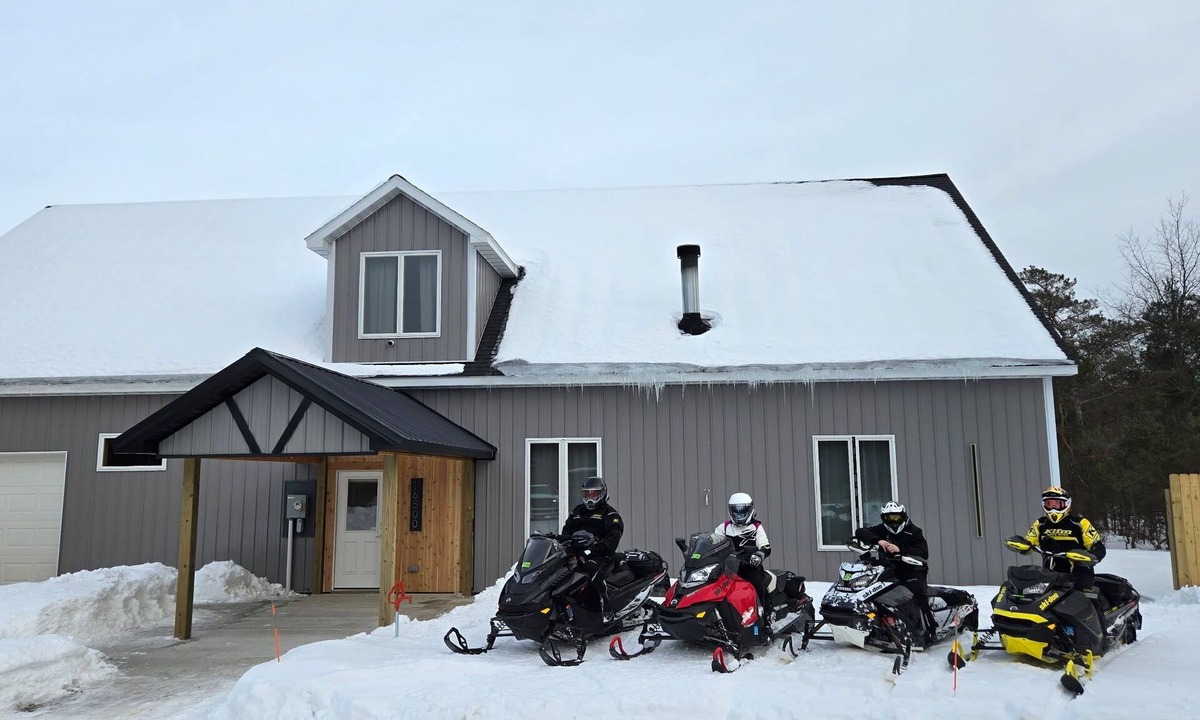 Thompsonville Cabin | Base Camp 365, Barndominium, private getaway, 2 story, fully furnished.