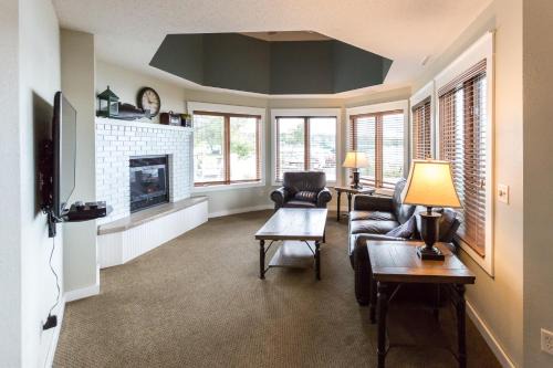 Nisswa Apartment | Bay Colony- Unit 764 - Lower