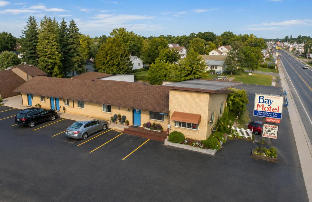 Bay City Hotel | Bay Motel By OYO Bay City