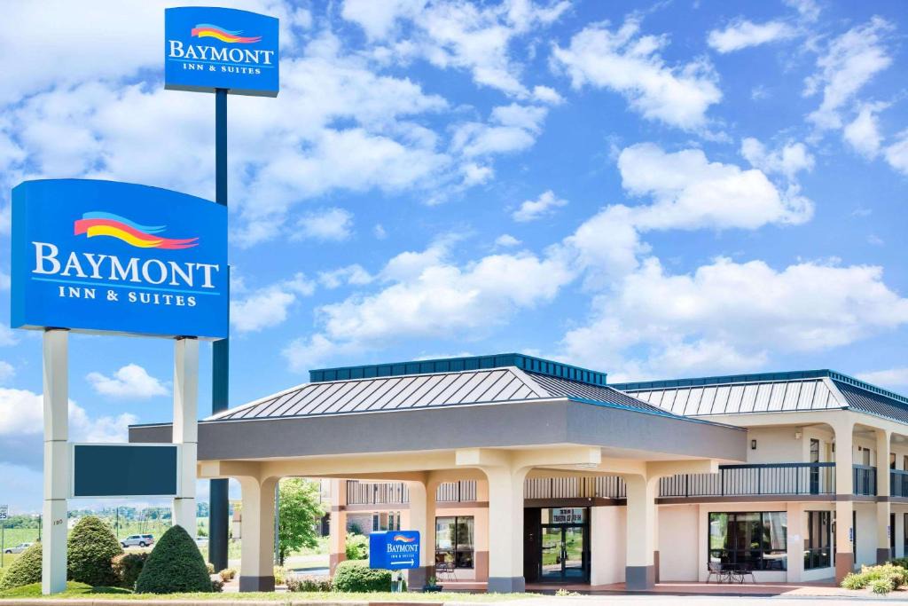 Clarksville Hotel | Baymont by Wyndham Clarksville Northeast