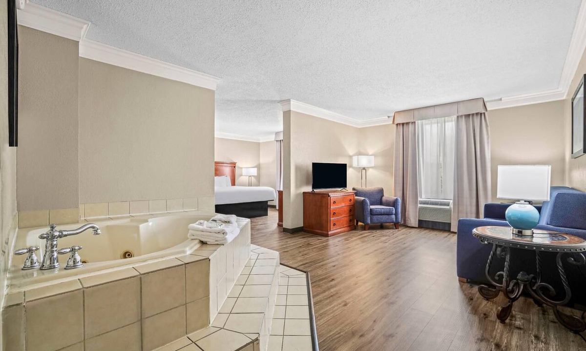 Madisonville Hotel | Baymont by Wyndham Madisonville
