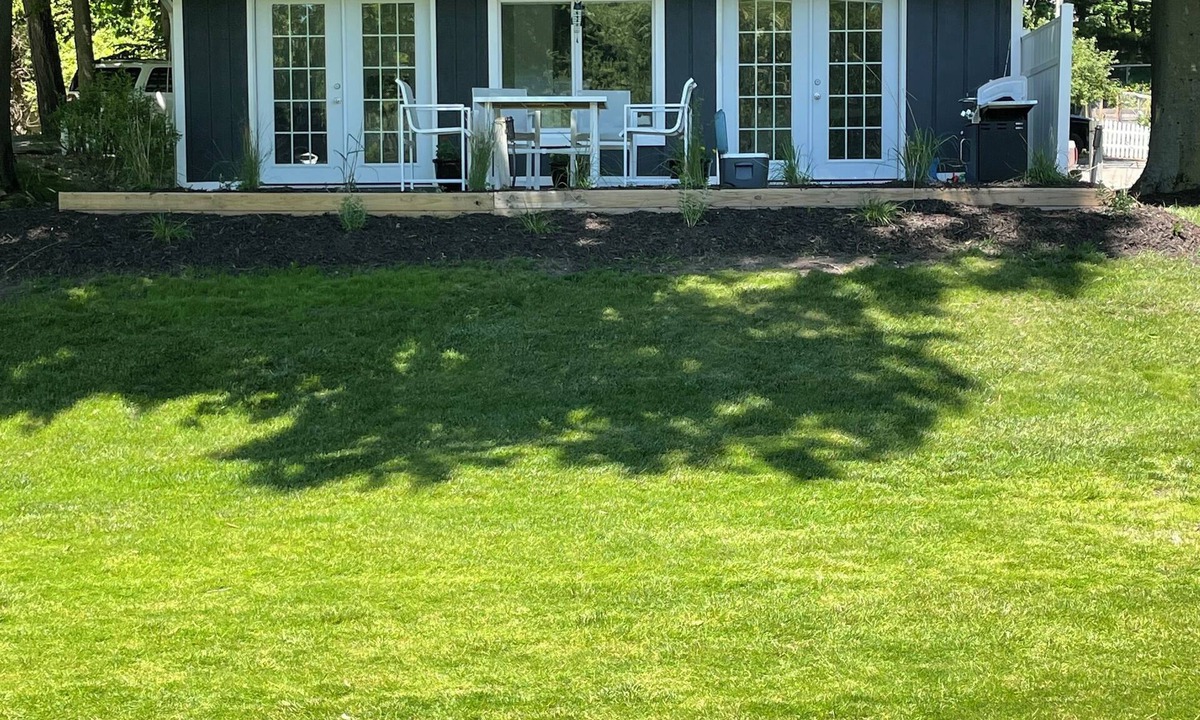 Ludington Cottage | Bayside cottage is our new Hamlin lake cottage. Complete with docks 50’ away.