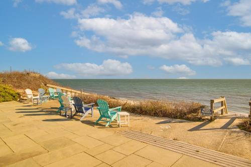 Dennis Port House | Beach Access: Seaside Getaway in Dennis Port