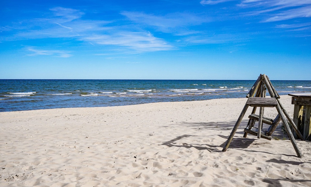 Oscoda Cottage | Beach Club of Oscoda Cottages