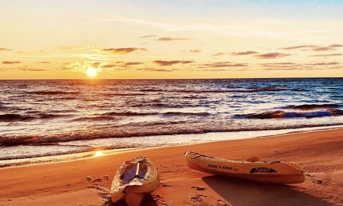 Montague Cottage | BEACH!, Lakefront Cottage, Huge Deck & Amazing Sunsets