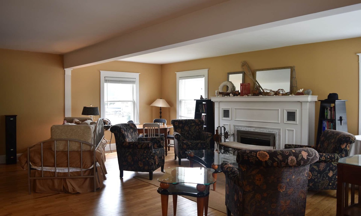 Bluffton House | Beach St. @ Pere Marquette>Reclaim summer 8/17-9/16 available monthly stays