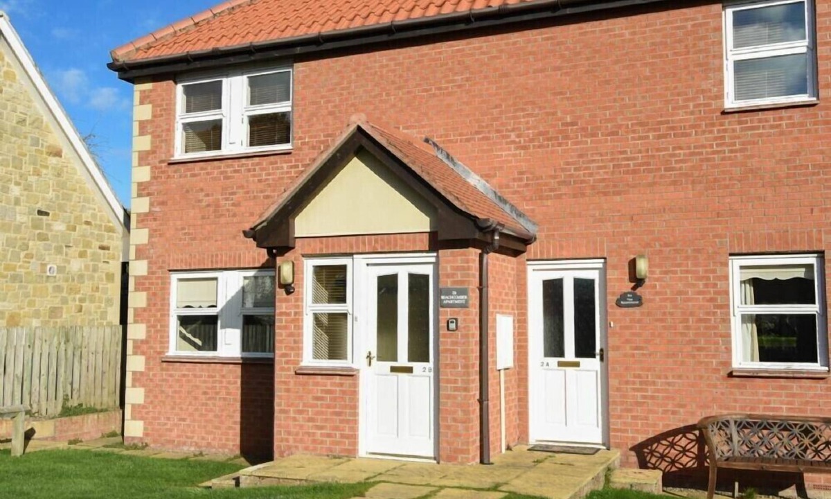 Bamburgh Cottage | BEACHCOMBER APARTMENT, pet friendly, with a garden in Bamburgh