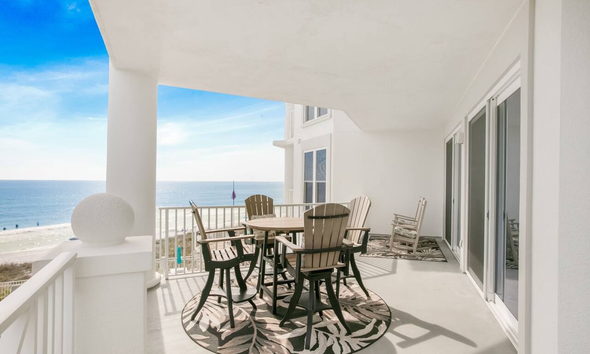 Santa Rosa Beach Condo | BEACHFRONT l SPECTACULAR WATER VIEWS l PRIVATE BEACH l SEASONAL BEACH SET UP