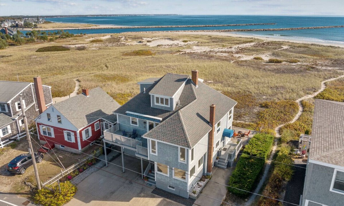 Wells Beach House | Beachfront Retreat with Breathtaking Views