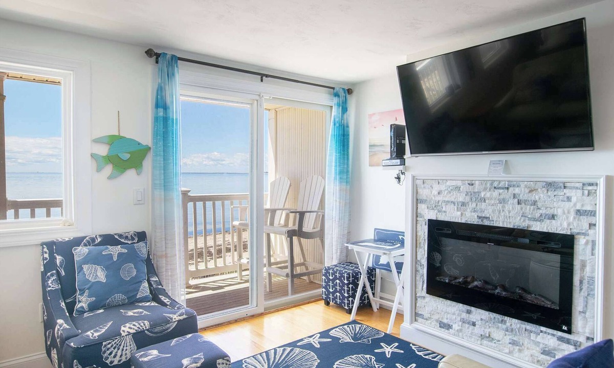 North Truro House | Beachfront with Stunning Views!