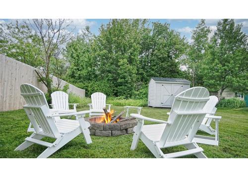 Pine Point House | Beachwood Cottage by Bayley Vacation Rentals