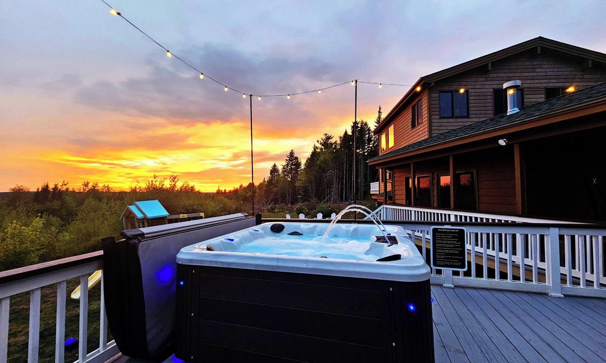 Robbinston House | Bear Mountain Lodge