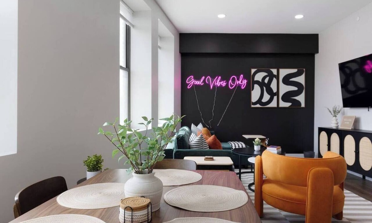 Cleveland Apartment | Beautiful 2Bed - 10 min. to downtown/Cavs/Browns