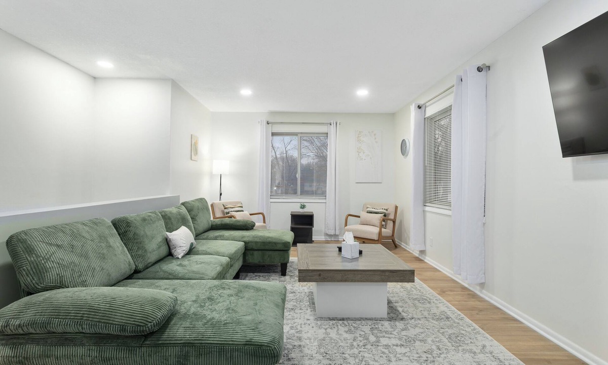 Lenexa House | Beautiful 3-bedroom-All King Beds-Central Location in OP