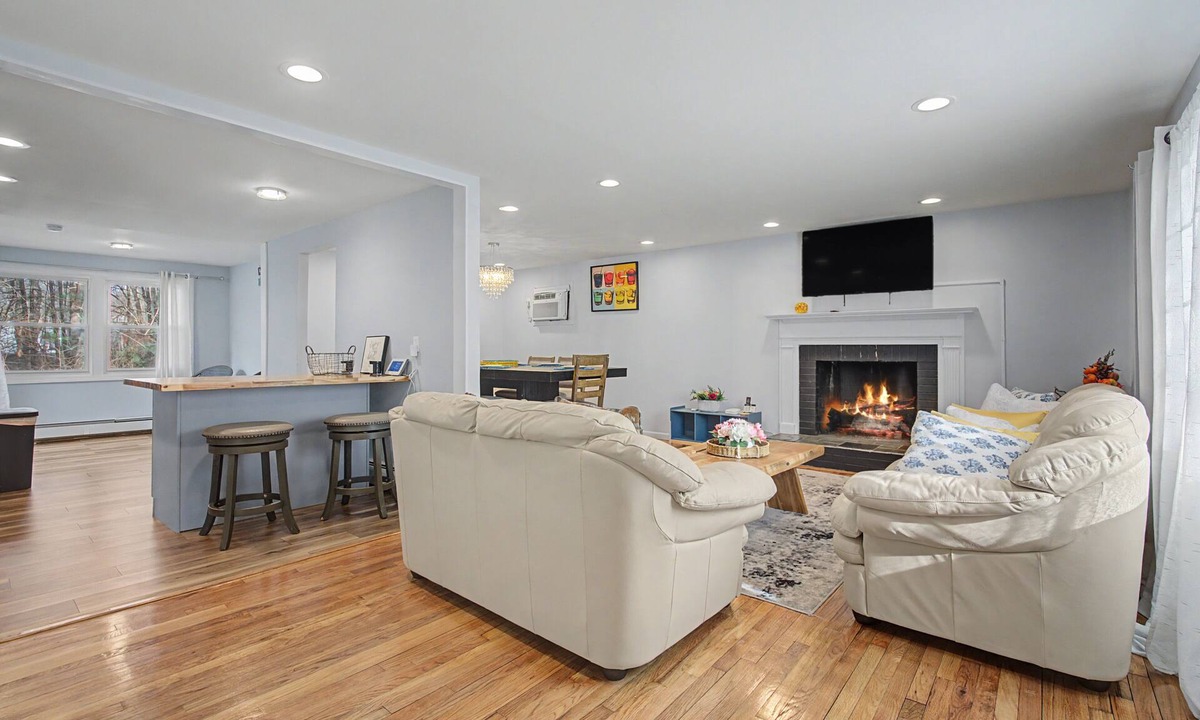 Maple Hill House | Beautiful 3 bedroom home centrally located in picturesque CT.