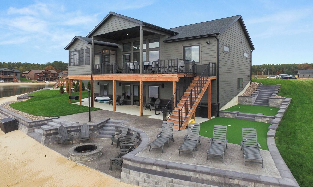 New Lisbon House | Beautiful 6-bedroom Family Home in New Lisbon, WI - Electric EV Charger Provided