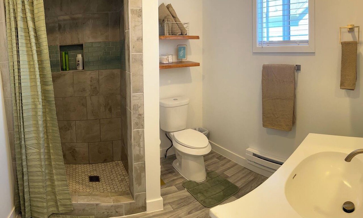 Bay City Apartment | Beautiful apt, serene design in Bay City-Perfect for a getaway,close to downtown