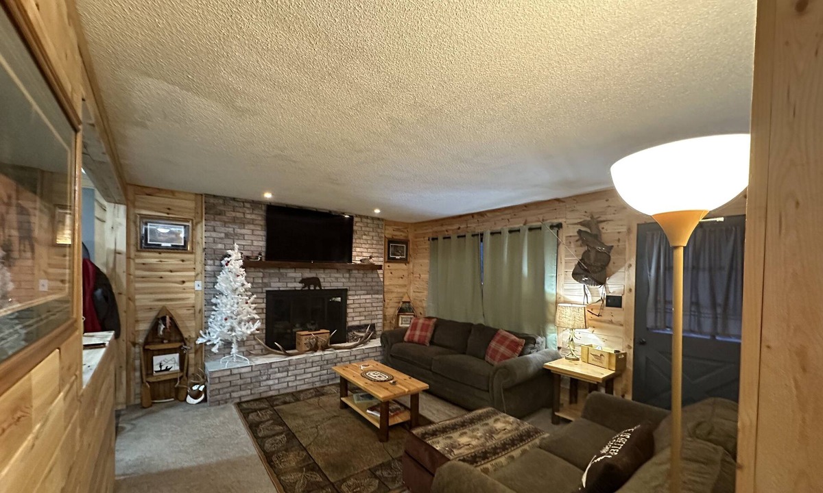 Lewiston House | Beautiful cabin-full garage, bring your toys, minutes from trails & town
