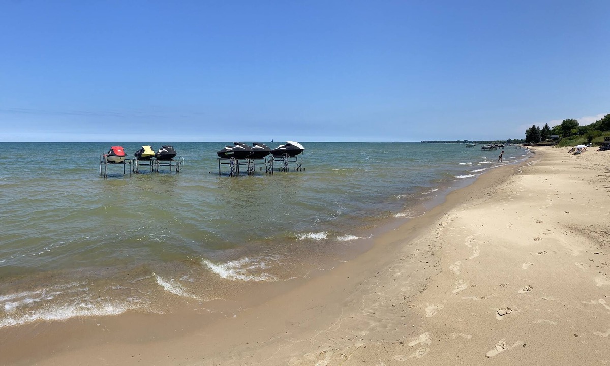 Caseville Cottage | Beautiful home in between Caseville and Port Austin with Private Beach Access