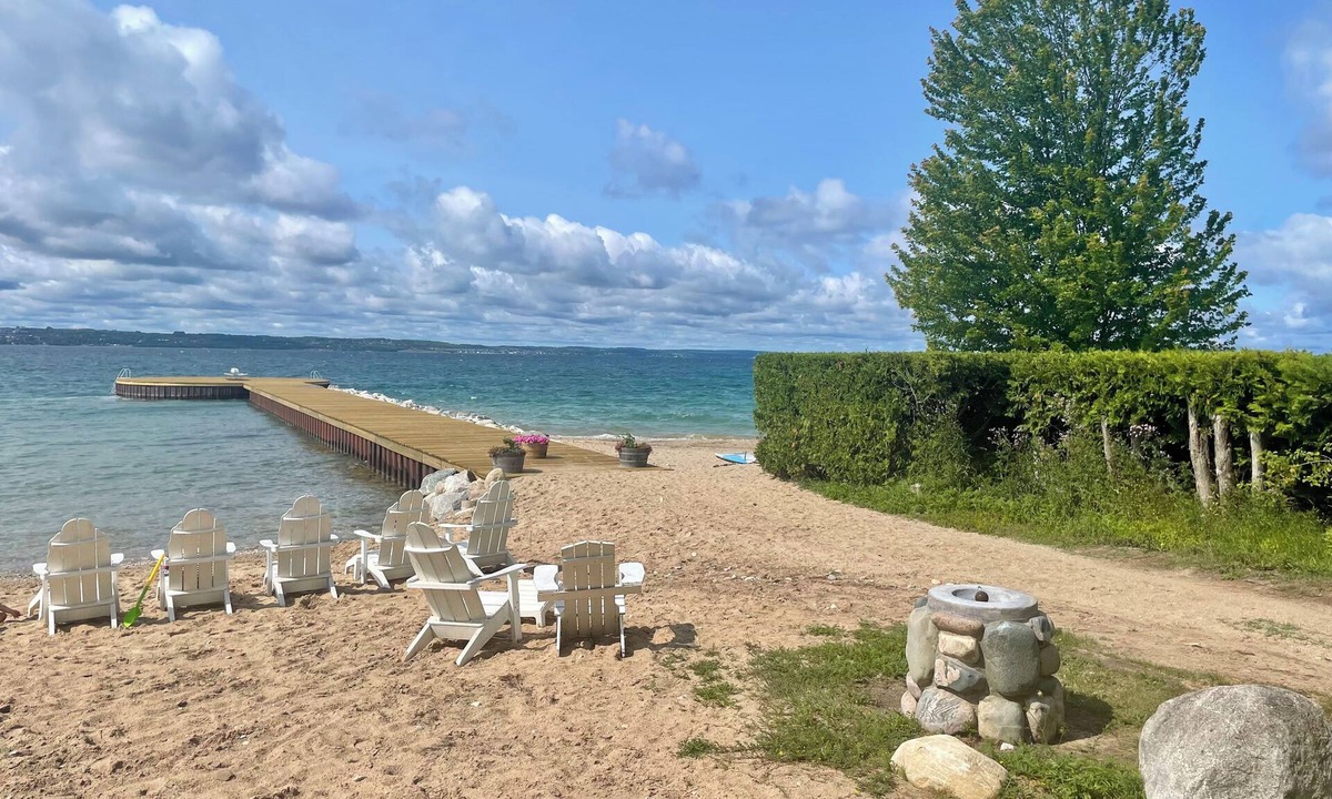 Roaring Brook Cottage | Beautiful Roaring Brook Cottage in Harbor Springs with beach access