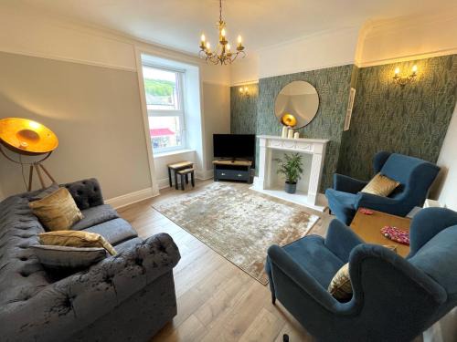 Kirkcudbright Apartment | Beautifully Presented 3BR Luxury Apartment - Pass the Keys
