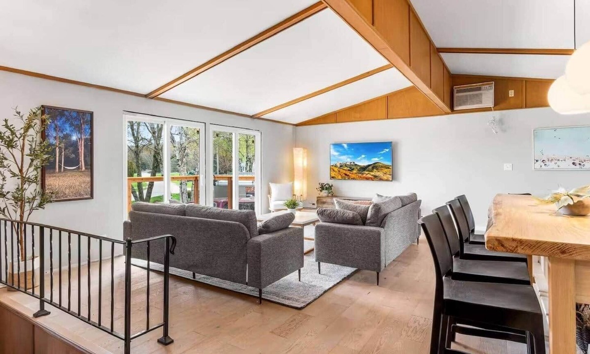 Green Lake House | Beauty on the Bay - Norwegian Bay Green Lake