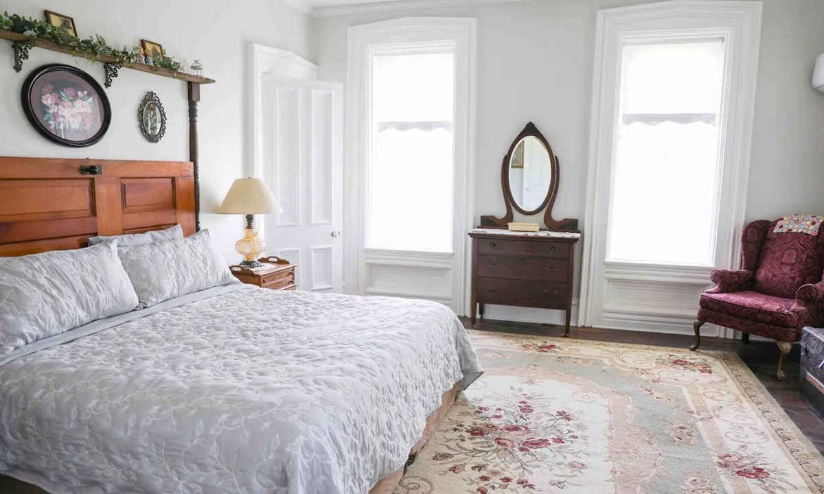 Edwardsburg Bed & Breakfast | Bed & Breakfast private room near Amish Country