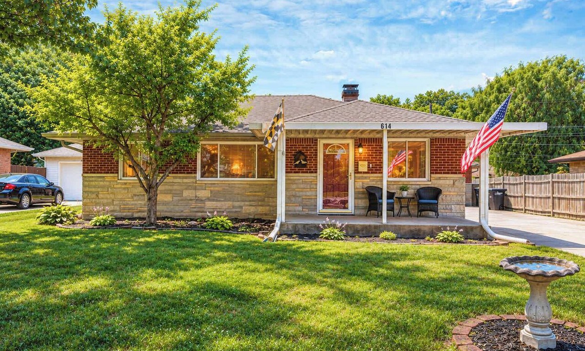 Beech Grove House | Beech Grove Retreat | Private Yard Game Floor!