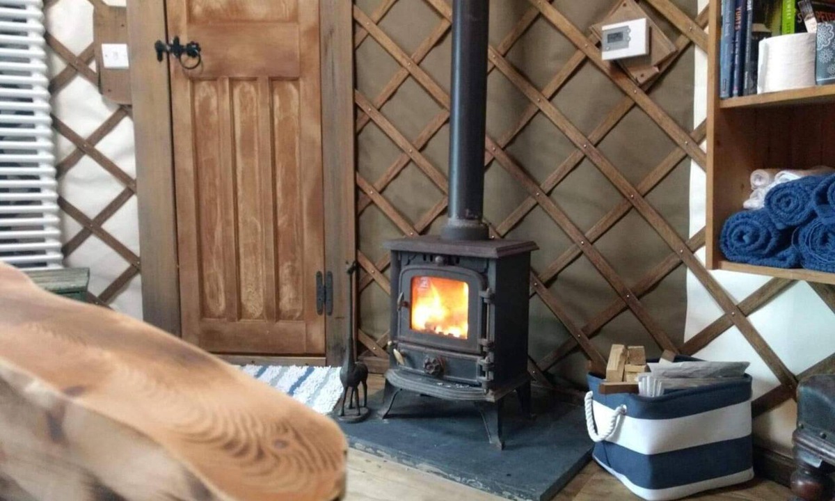 Ryde Cabin | Bembridge Harbour Yurt - Log Burner - Wifi