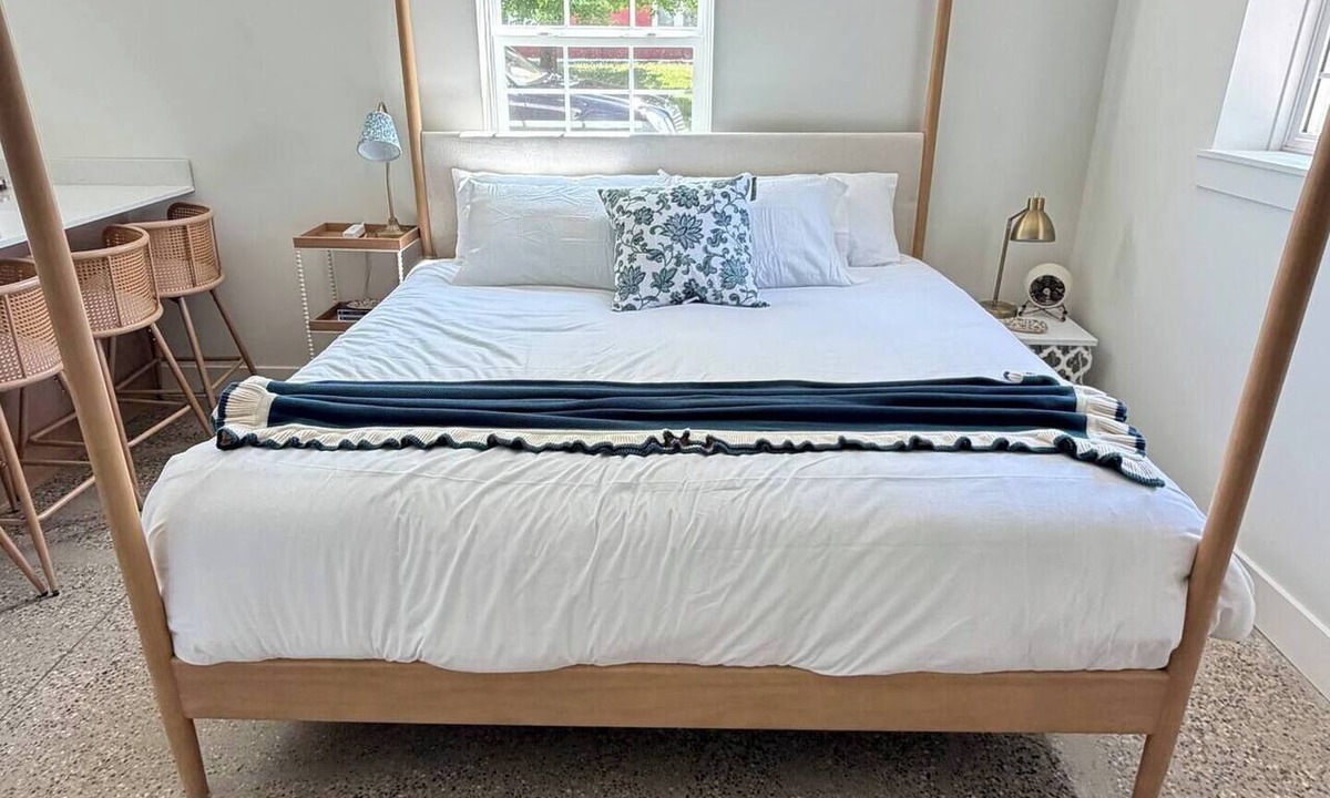 Boyne City Apartment | Benji:Renovated Studio: Sleeps 2 walk to Town