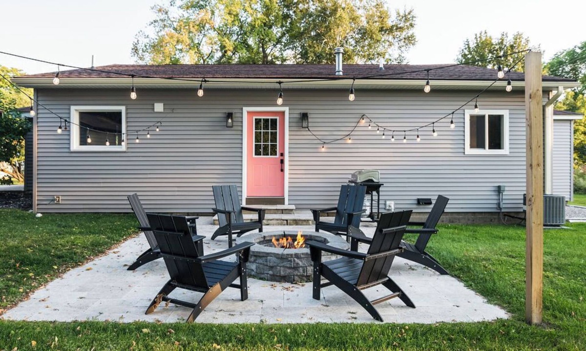Boyne City House | Bernie's: Downtown: Walk to Lake and restaurants
