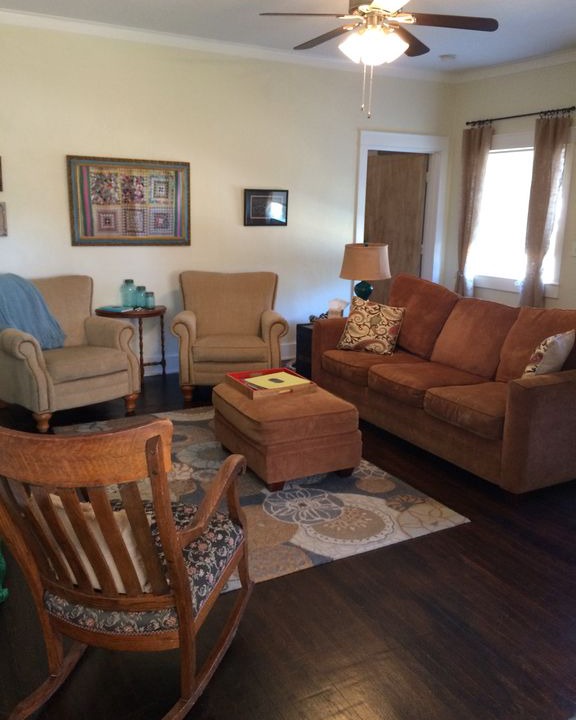 Canyon Cabin | BEST Location in Canyon! Historic Square, WTAMU, Palo Duro Canyon, TEXAS
