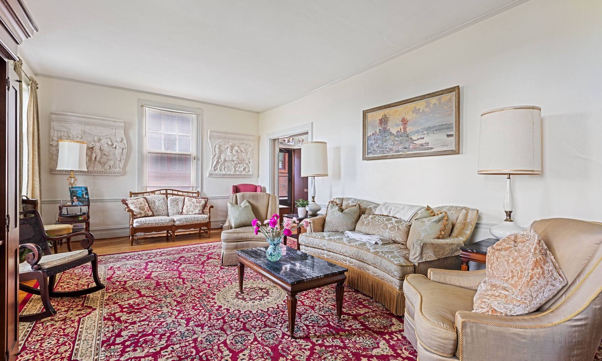 North Oakland House | Best skyline view of CMU/PITT Historical Oakland 5BR storybook house 3000sf