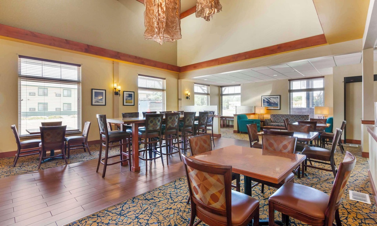 Sidney Hotel | Best Western Golden Prairie Inn & Suites