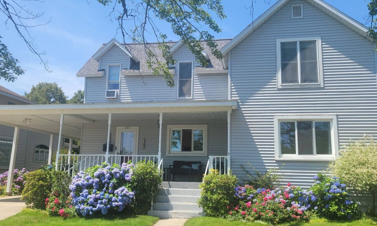 Ludington House | Big home - walk to the beach - First year offered