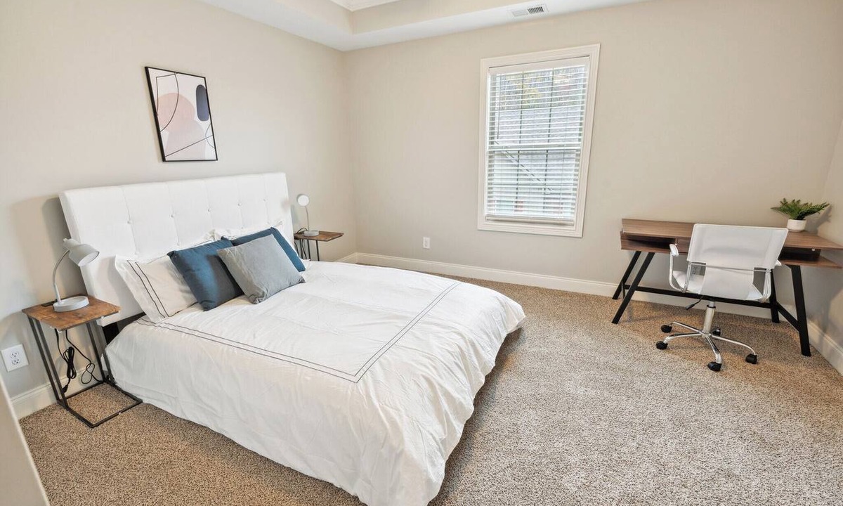Clarksville Apartment | Biltmore Luxur 1513 #2 Townhomes l 2Bd 2 Bth