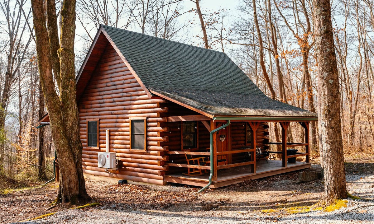 New Plymouth Cabin | Birch Cabin | Hocking Hills, Cozy Escape, Hot Tub