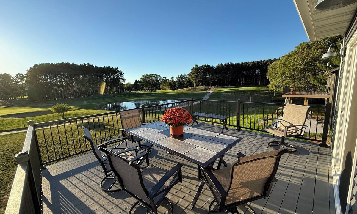 Wautoma House | Birdie on 8 Retreat - 5 BR, 3 BA House on Two Oaks North Golf Course