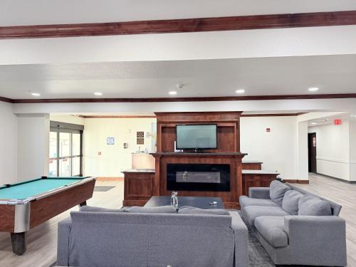 Stanley Hotel | Black Gold Suites Stanley