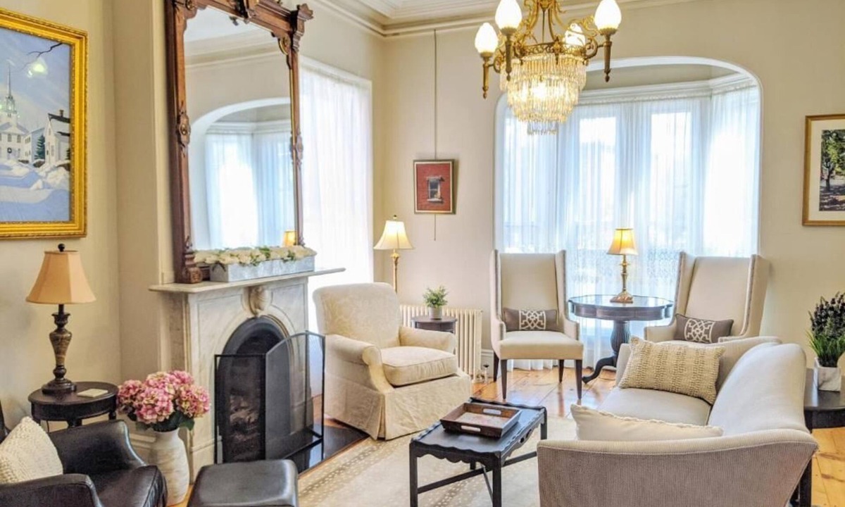 West End Bed & Breakfast | Blind Tiger Portland – Carleton Street