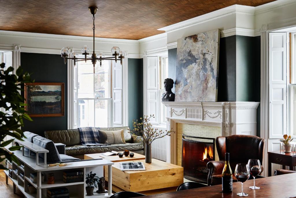 West End Hotel | Blind Tiger Portland - Danforth Street Guest House