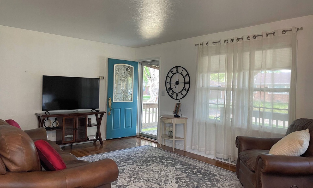 Hastings Cottage | Blue Door Cottage on Webster
