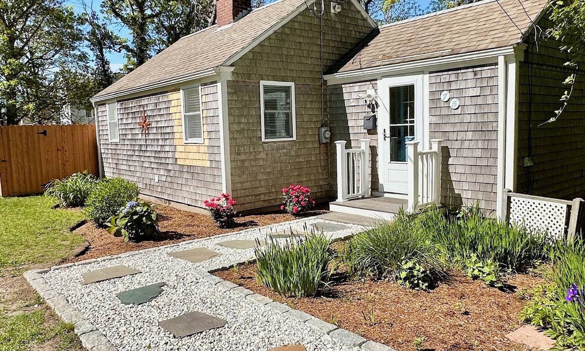 Hyannis Cottage | Blue Tide Cottage - Walk to Beach, Outdoor Shower, Fire Pit, Pets Okay!