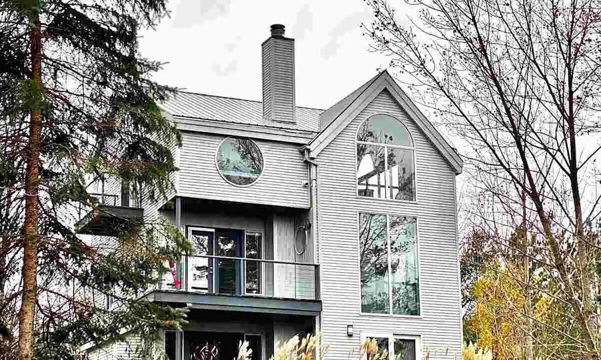 East Jordan House | Blue Water Peak