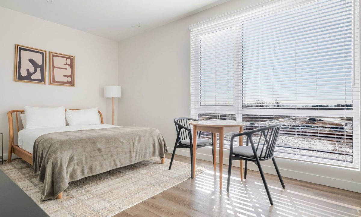 Revere Apartment | Blueground | Revere, pool, nr Revere Beach