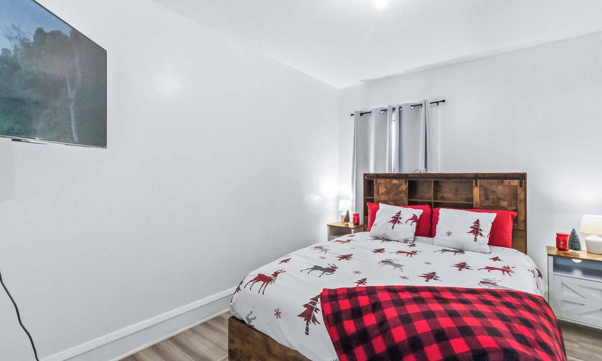Lakewood Apartment | Bluewave Retreat – Lakewood Stay
