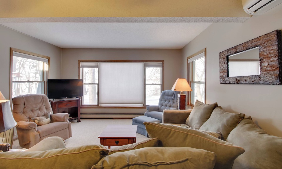 Ashby House | Boat & Hike Up North! Lakefront Minnesota Duplex