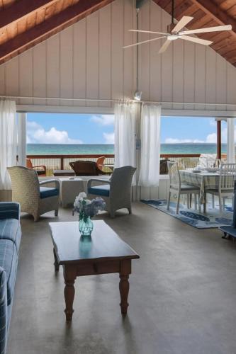 Lake Leelanau House | Boona Vista Lake Michigan Beach Front Cottage